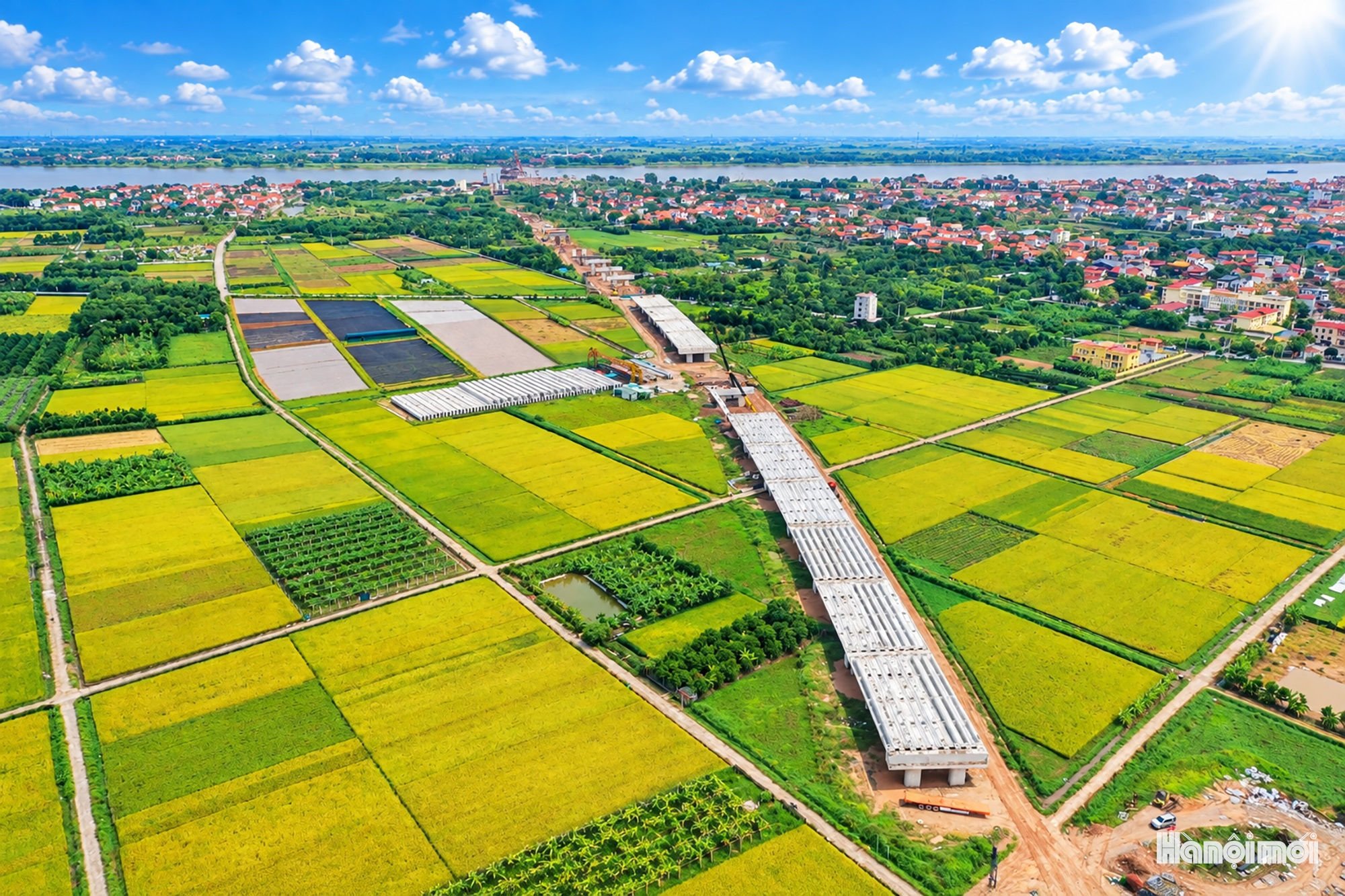 Cầu Vân Phúc được kỳ vọng tạo thêm một hướng kết nối quan trọng giữa Hà Nội và Phú Thọ, rút ngắn hành trình, mở rộng không gian phát triển về phía Tây Bắc.