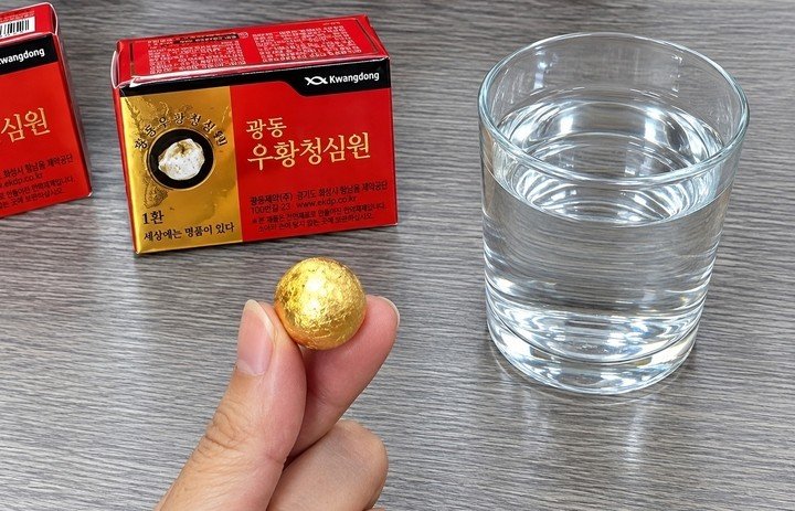 Quan niệm mua sẵn An cung ngưu hoàng hoàn để “phòng đột quỵ” vẫn tồn tại ở không ít gia đình.