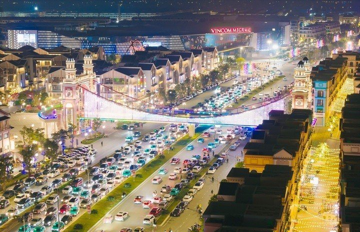 Các dự án cầu và đường vành đai đang triển khai bổ sung triển vọng kết nối đa hướng cho đại đô thị phía Đông Hà Nội.