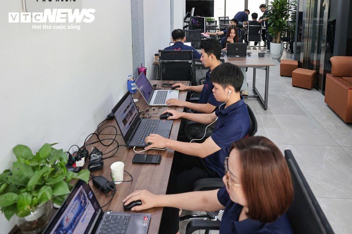 Xưởng phim AI hiện có 14 nhân sự, hướng tới mở rộng quy mô sản xuất trong thời gian tới.