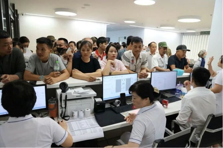 Công suất sử dụng giường bệnh thực tế tại BV Bạch Mai Ninh Bình chạm ngưỡng khoảng 112%.