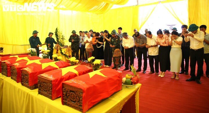 Những ngày này, cấp ủy, chính quyền địa phương đang nỗ lực phối hợp với các lực lượng chức năng tổ chức khai quật, tìm kiếm hài cốt các liệt sỹ và đồng bào tử nạn tại khu vực Mả Chìa.