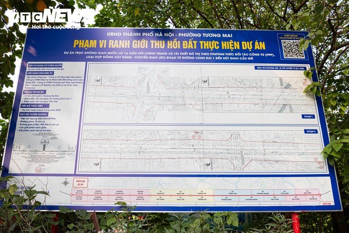 Tại phường Tương Mai, công tác chi trả bồi thường, hỗ trợ cho người dân cũng đang được triển khai. Theo phương án được phê duyệt, đợt đầu tiên có 34 hộ dân được chi trả với tổng số tiền 439 tỷ đồng. Riêng trong sáng 7/10, 12 hộ đã nhận tổng cộng 136 tỷ đồng tiền bồi thường, hỗ trợ. Đây là nhóm hộ đầu tiên nhận tiền trong quá trình thực hiện dự án tại địa bàn phường.