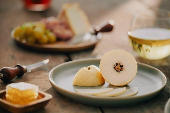Hành động chia lê cũng thể hiện điềm gở. (Ảnh: Kudamono)