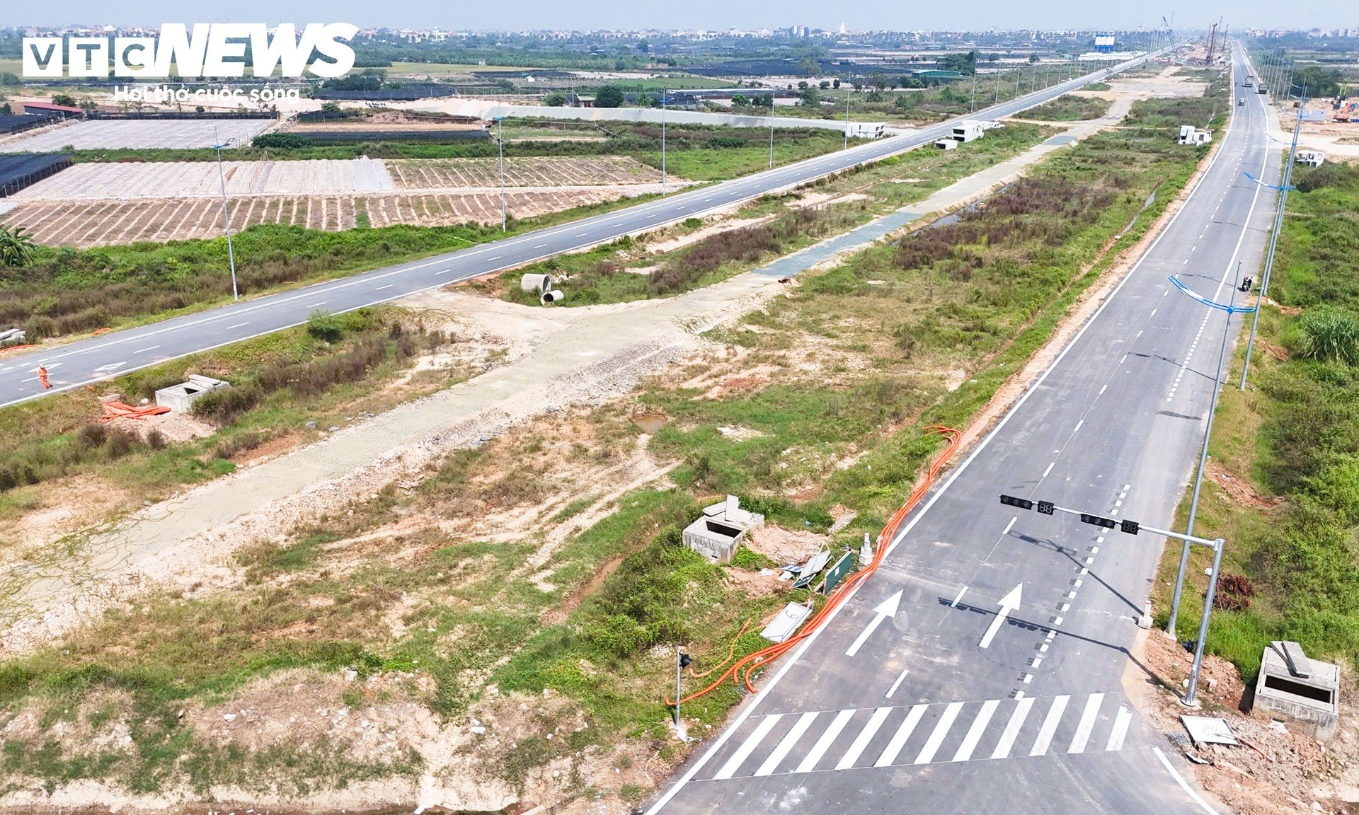 Diện mạo đường song hành Vành đai 4 qua Hà Nội thông xe kỹ thuật ngày 10/10 - 3