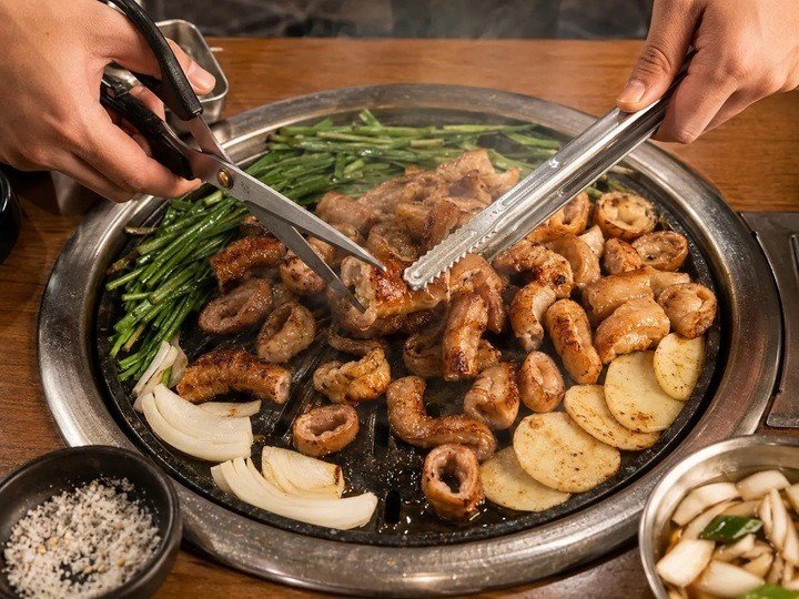 Món lòng bò nướng nổi tiếng của Hàn Quốc. (Ảnh: EatKoreaStyle)