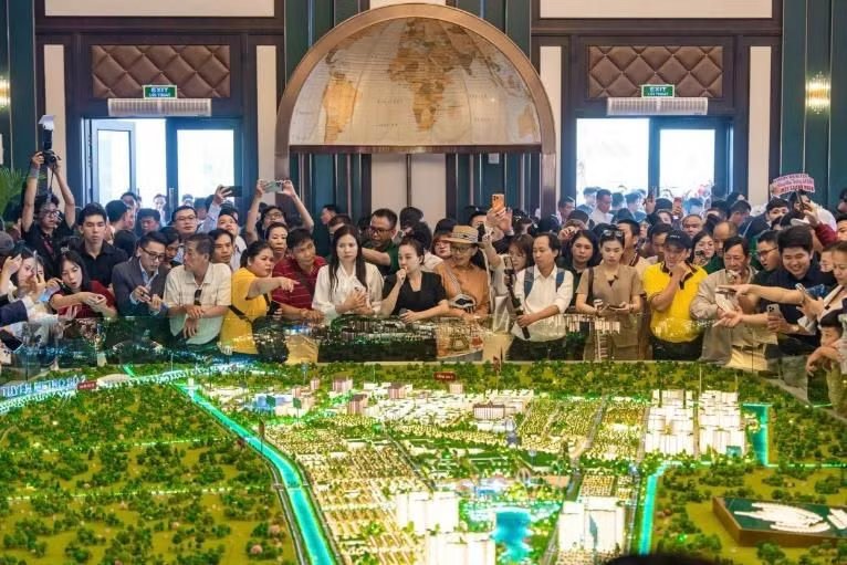 Giữa lúc thị trường sàng lọc, đồng hành cùng Vinhomes giúp những môi giới trẻ có thêm cơ hội để chứng tỏ bản lĩnh, tạo chỗ đứng vững chắc trong nghề.