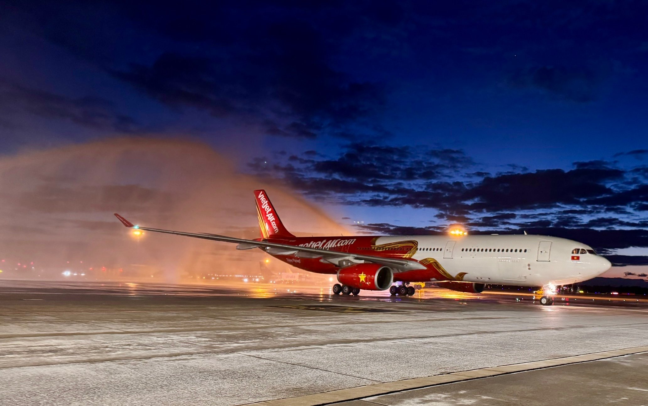 11-1791724829-vietjet-khai-truong-duong-bay-den-almaty-va-praha
