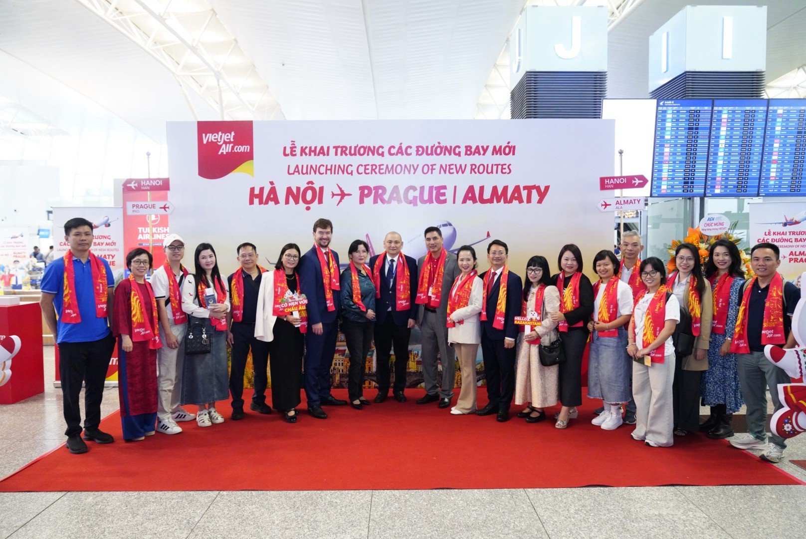11-1791724830-vietjet-khai-truong-duong-bay-den-almaty-va-praha
