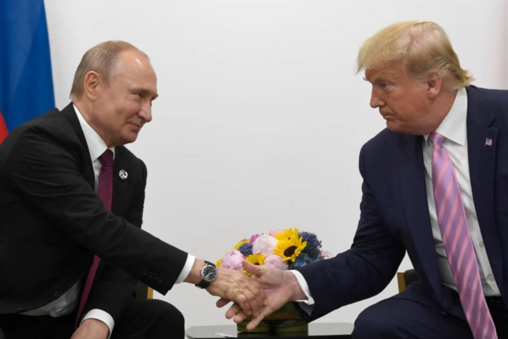 Tổng thống Trump và Tổng thống Putin trong một cuộc gặp. (Ảnh: AP)