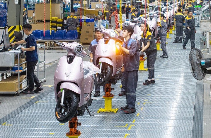 Thế hệ F2 trong gia đình nhiều doanh nhân Việt đã mạnh dạn gánh vác trách nhiệm, tự tin bước vào thương trường với bản lĩnh mới. (Ảnh minh họa: Vingroup)