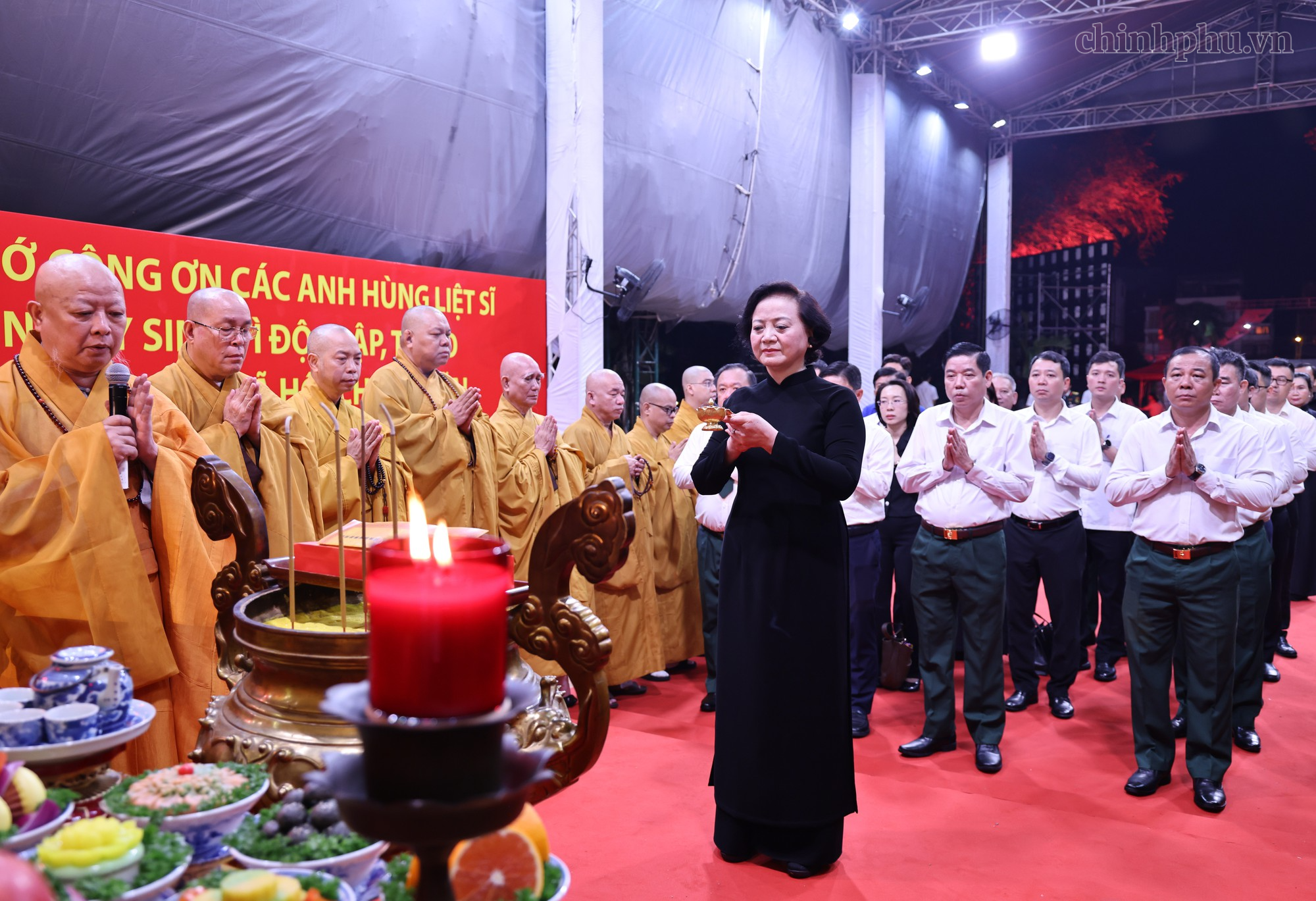 14-1791936135-cau-sieu-cho-anh-linh-731-liet-si-truoc-gio-truy-dieu-an-tang