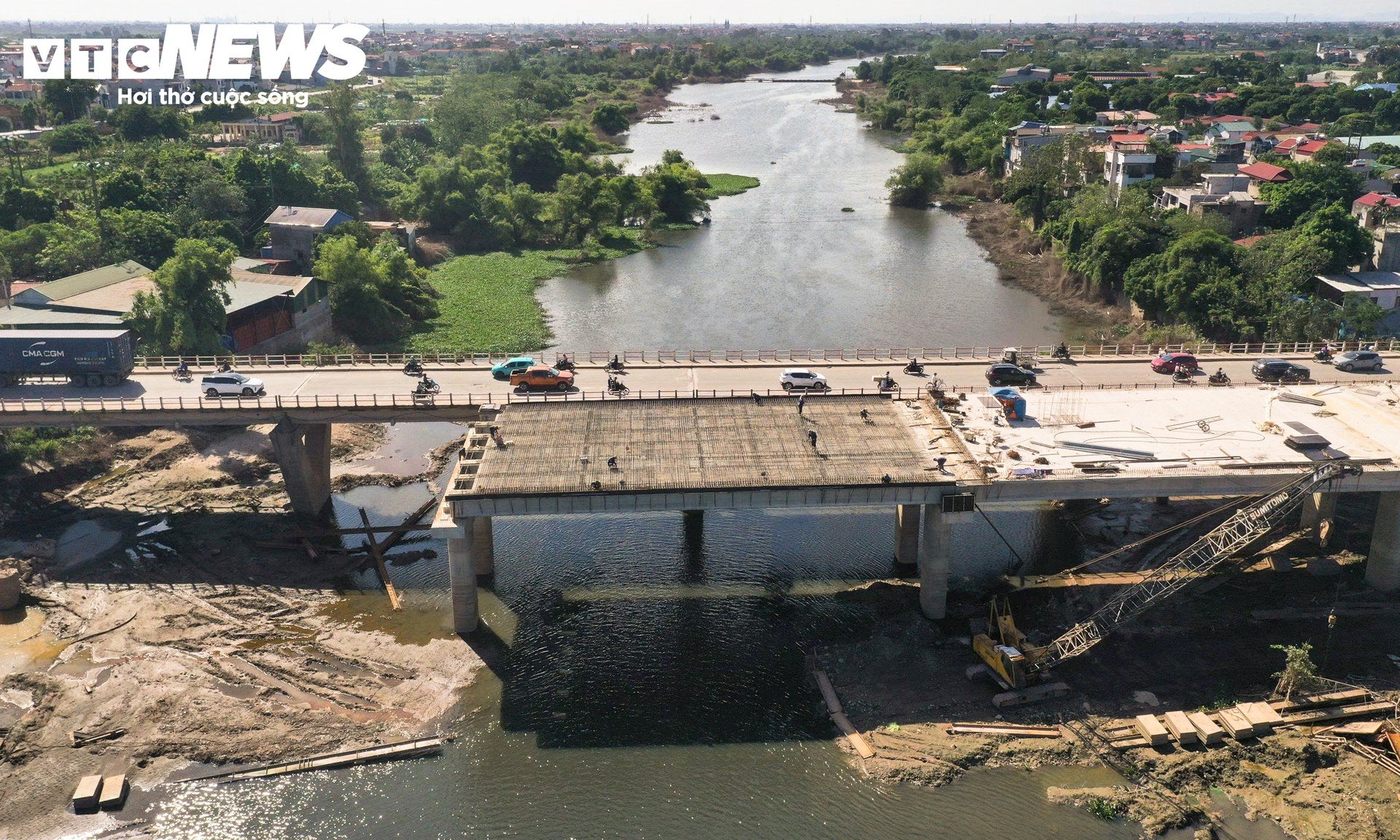 Cây cầu dài hơn 1 km, 4 làn xe dần thành hình ở cửa ngõ phía Tây Hà Nội - 2