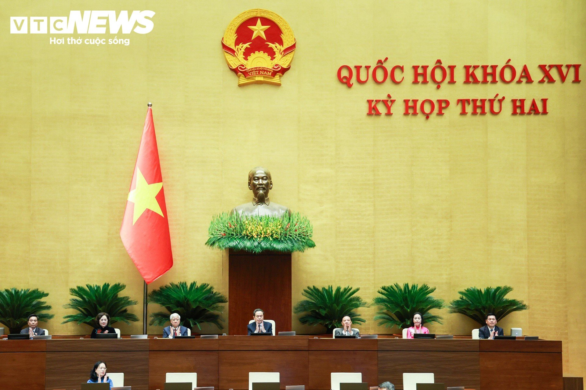 Toàn cảnh phiên khai mạc kỳ họp thứ 2, Quốc hội khoá XVI - 8