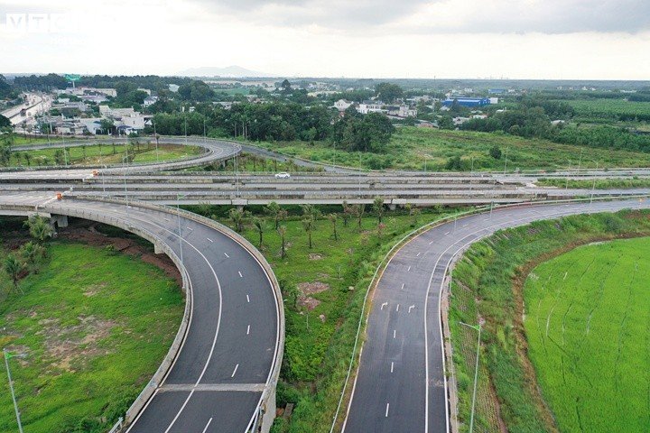 Toàn tuyến có chiều dài gần 17km, được kỳ vọng góp phần hoàn thiện mạng lưới giao thông khu vực cửa ngõ sân bay Long Thành.