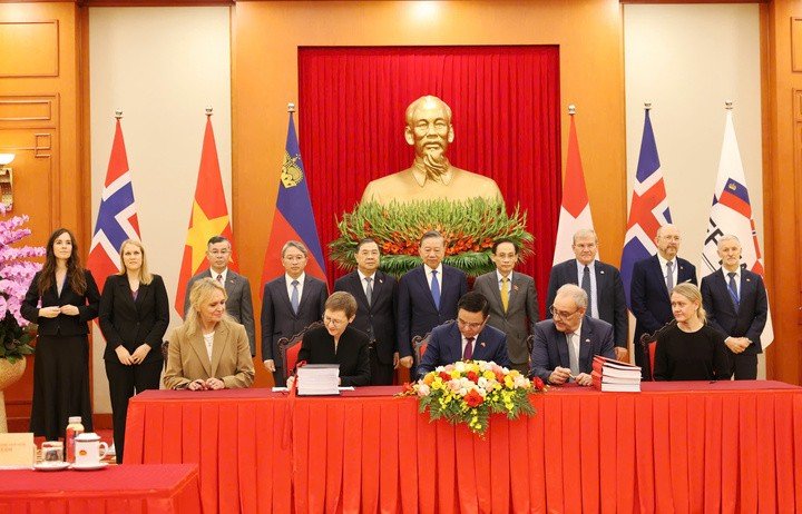 Bộ trưởng Bộ Công Thương Lê Mạnh Hùng cùng đại diện các nước thành viên EFTA chính thức ký kết Hiệp định Thương mại tự do Việt Nam - EFTA (VEFTA).