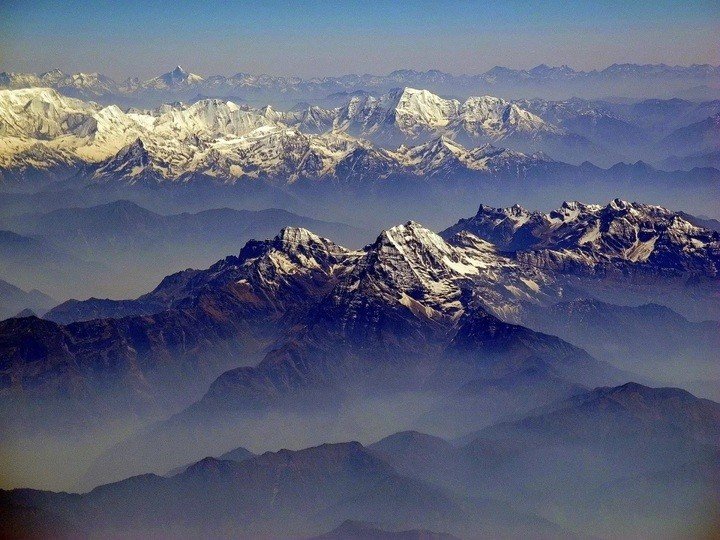Trái Đất từng tồn tại những siêu dãy núi kéo dài và có đỉnh cao hơn cả Everest. (Ảnh: Earth Sciences)