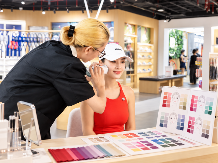Trải nghiệm phân tích màu sắc cá nhân tại Wilson Flagship Store Vincom Center Đồng Khởi.