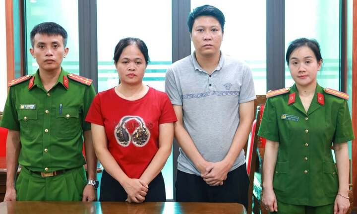 Hiển và Chung tại cơ quan công an. (Ảnh: CACC)