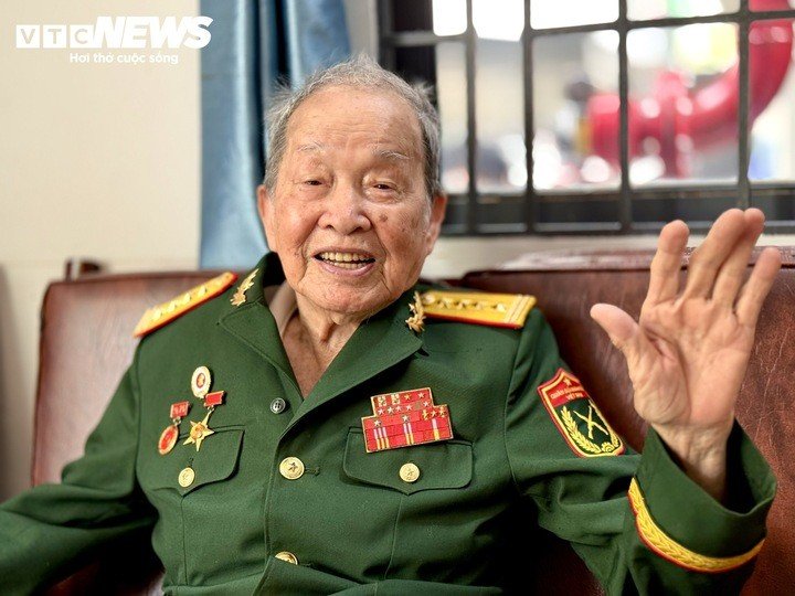 Nhà tình báo Tư Cang ở tuổi 98.