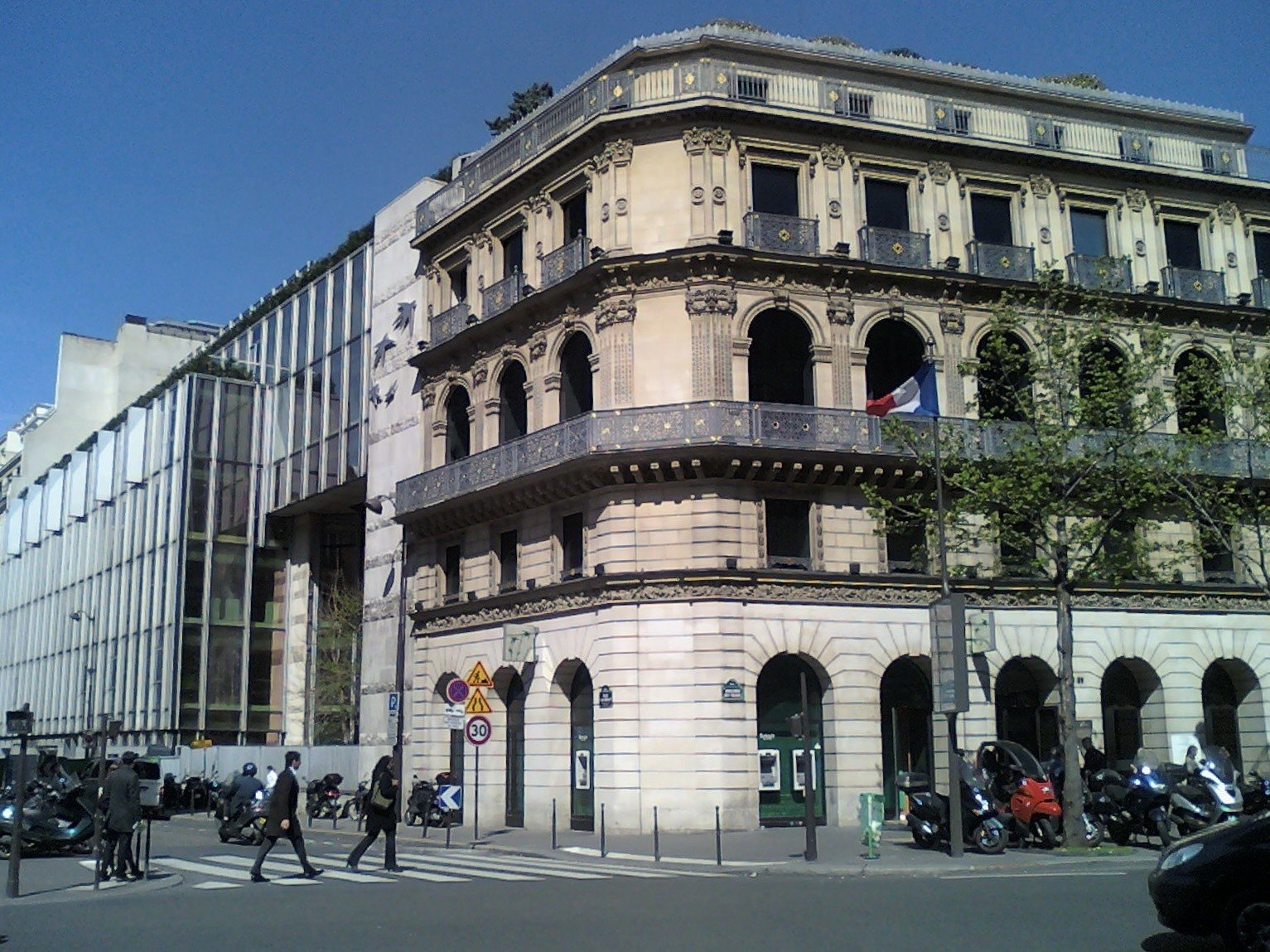 Trụ sở BNP Paribas tại Paris. Ảnh: Tangopaso/Wikimedia Commons.
