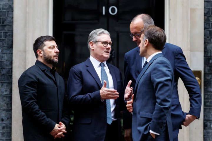 Tổng thống Ukraine Volodymyr Zelensky, Thủ tướng Anh Keir Starmer, Thủ tướng Đức Friedrich Merz và Tổng thống Pháp Emmanuel Macron tại London, ngày 8/12/2025. (Ảnh: EPA)