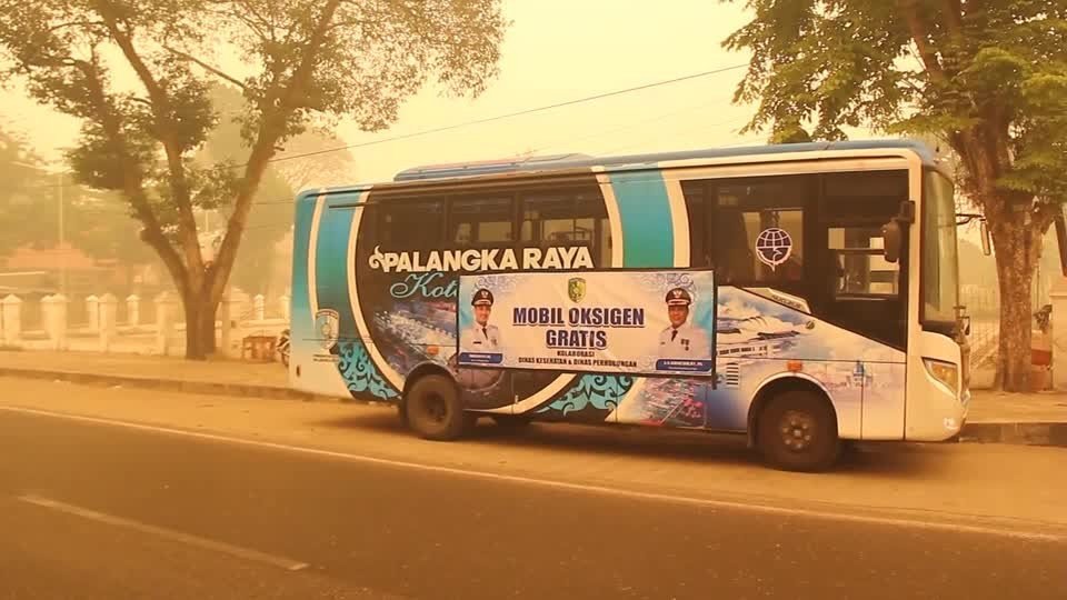 2026-10-27t070430z_1_lop336927102026rp1_rtrmadp_baseimage-960x540_asia-weather-indonesia-bus.jpg