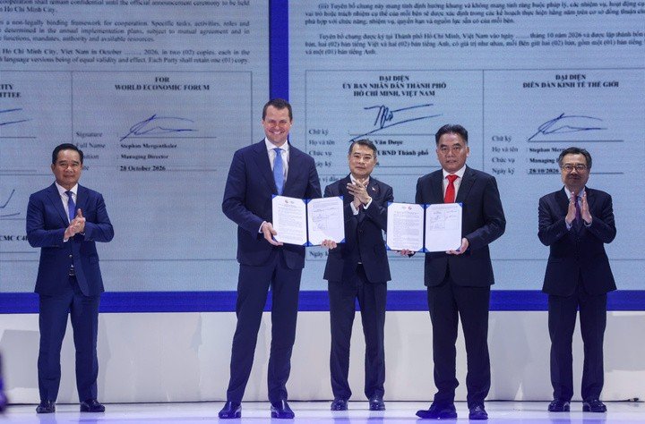Cũng trong phiên sáng nay, UBND TP.HCM và Diễn đàn Kinh tế Thế giới (WEF) đã công bố hợp tác chiến lược.