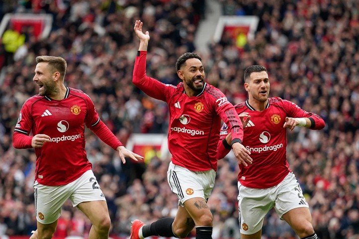 Man Utd vẫn tạo ra được sức hút nhờ thương hiệu tạo dựng qua hàng thập kỷ. (Ảnh: AP)