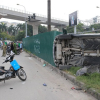 Nhầm chân ga, nữ tài xế đâm hàng loạt xe máy ở Hà Nội