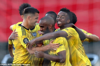 Thắng nhẹ nhàng Southampton, Arsenal níu kéo hy vọng dự Cúp Châu Âu