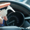 Mùa dịch COVID-19: Dung dịch rửa tay ảnh hưởng thế nào đến nội thất ôtô?