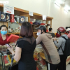 Ảnh: Người dân Hải Phòng rồng rắn xếp hàng mua bánh Trung thu truyền thống