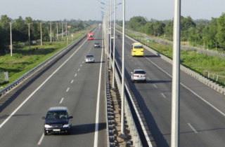 Bộ trưởng giao thông lo ngại về vốn “rót” vào các dự án cao tốc Bắc-Nam