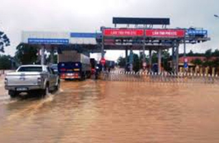 Đồng ý “xả trạm” BOT trên quốc lộ 1 qua Quảng Trị để khắc phục hậu quả mưa lũ