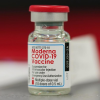 Mỹ dùng nửa liều vaccine Moderna tiêm mũi thứ ba cho dân