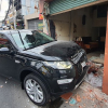 Xe Range Rover tông tử vong người đi đường rồi lao vào nhà