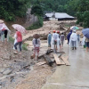 Bơi ra dòng lũ cứu bé trai, Phó bí thư xã bị cuốn tử vong