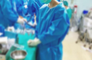 Nữ y tá không cần tiêm thuốc tê cũng khiến bệnh nhân chết mê vì quá xinh đẹp