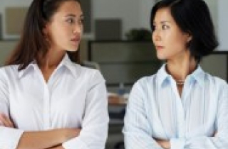 Mẹ chồng nói con trai từ bé đến giờ chưa từng làm việc nhà, nàng dâu đáp trả khiến bà cứng họng