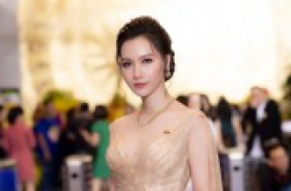 MC Minh Hà của VTV thu hút khán giả với gu thời trang thanh lịch