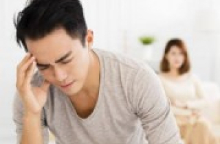Muốn dùng tiền cứu mẹ mà vợ không đồng ý, chồng kiên quyết đòi ly hôn