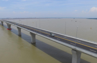 Ngắm cầu vượt biển dài nhất Đông Nam Á trước giờ thông xe
