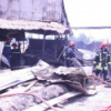 Xưởng gỗ bốc cháy dữ dội, dân hô hoán dập lửa