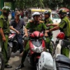 Nữ du khách bị 2 tên cướp giật túi xách giữa trung tâm Sài Gòn