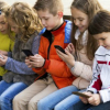 Trẻ em nên bắt đầu dùng smartphone ở độ tuổi nào