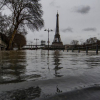 Paris chới với trong nước lũ sông Seine