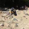 Đà Nẵng: Khẩn trương thu gom rác ở điểm du lịch Ghềnh Bàng