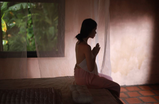 Khán giả quốc tế khen ngợi cảnh nóng của sao nhí phim Việt 