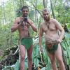 Khách Tây không mặc quần áo, sống như người rừng ở Malaysia